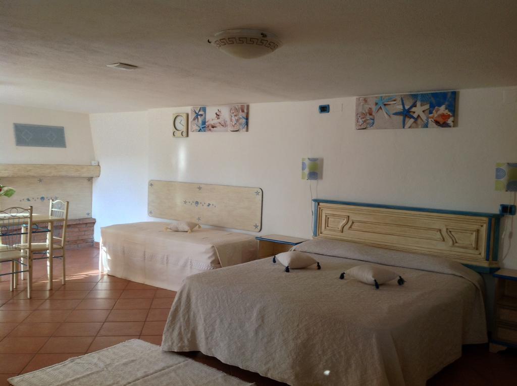 Addisora Appartamenti Cala Liberotto Phòng bức ảnh